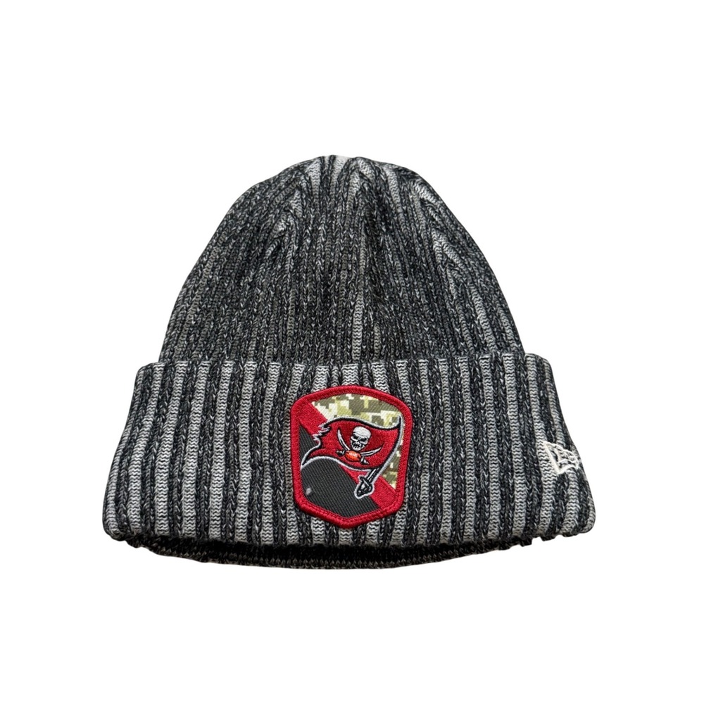New‎ Era Tampa Bay Buccaneers Beanie Youth Grey Salute to Service NFL Knit Hat